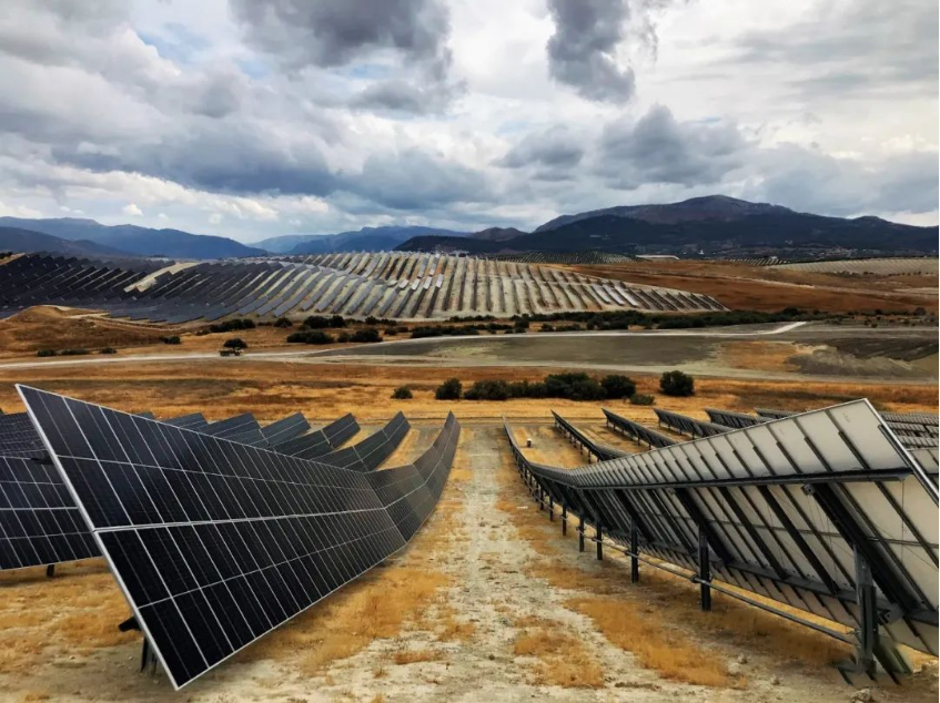 Komercinė fotovoltinė energija toliau vystosi Ispanijoje ir Vokietijoje